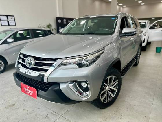 TOYOTA HILUX SW4 2.8 SRX 4X4 16V TURBO INTERCOOLER DIESEL 4P AUTOMÁTICO